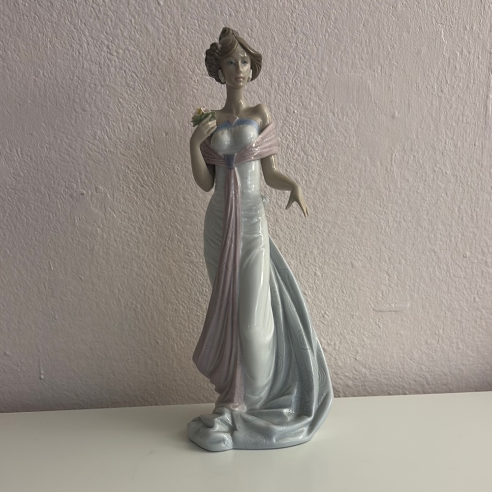 Lladro Porcelain Lady Figurine in Pale Blue and Pink